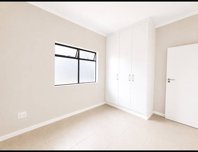 2 BEDROOM APARTMENT FOR SALE IN WATERFALL